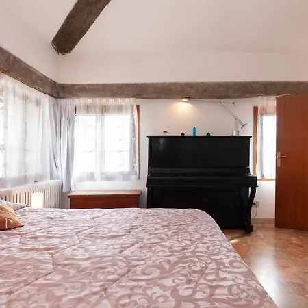 Altana Rialto דירה *